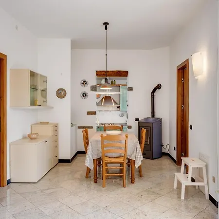Panoramic With Terrace! X6 Apartment Riomaggiore